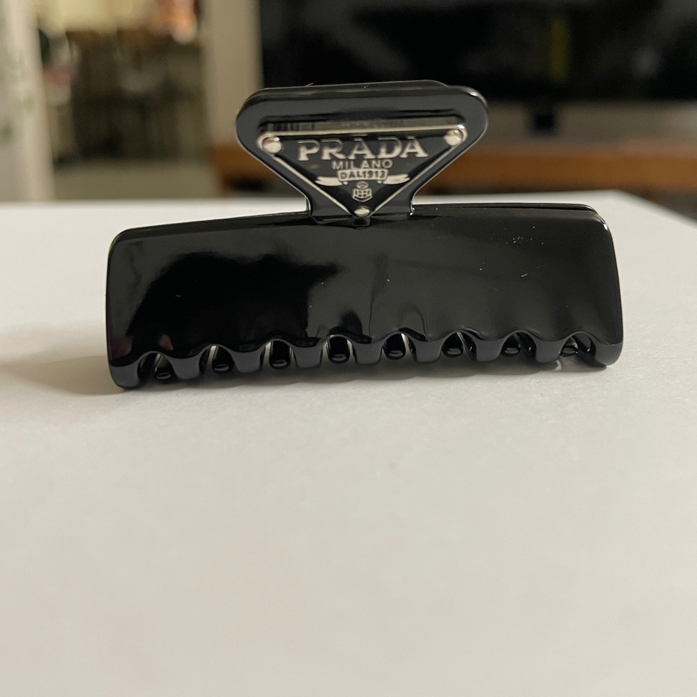 Prada - Picture 4 of 10